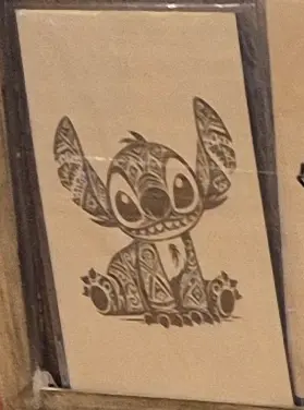 Cadre Stitch tatoué